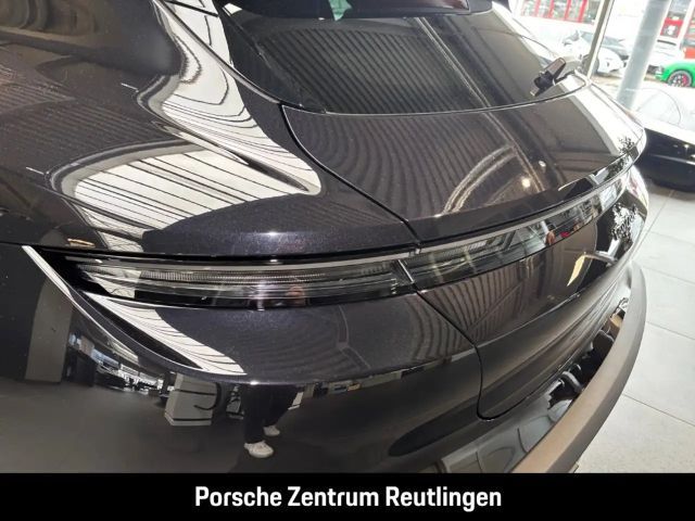 Porsche Taycan 4 Cross Turismo