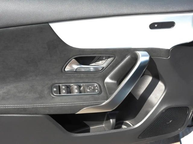 Mercedes-Benz A 200 AMG Line Hatchback