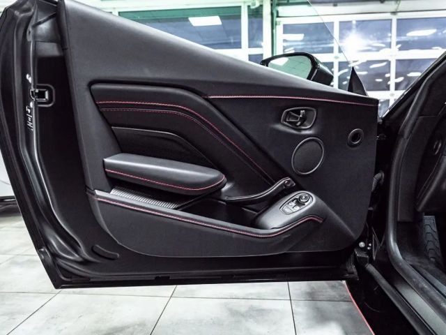 Aston Martin Vantage *Q Paint*Black Beast*Carbon*1/333*New