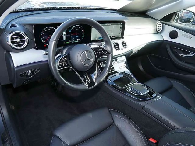 Mercedes-Benz E 300 AVANTGARDE E 300 e