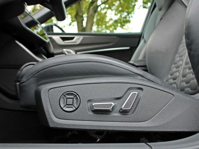 Audi RS6 Avant Performance Quattro