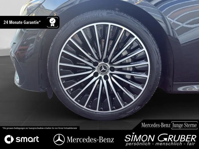 Mercedes-Benz E 220 AMG Line E 220 d Sedan