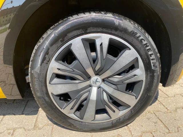 Peugeot E-208 Active Pack