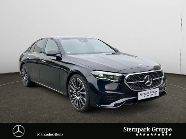 Mercedes-Benz E 200 Sedan