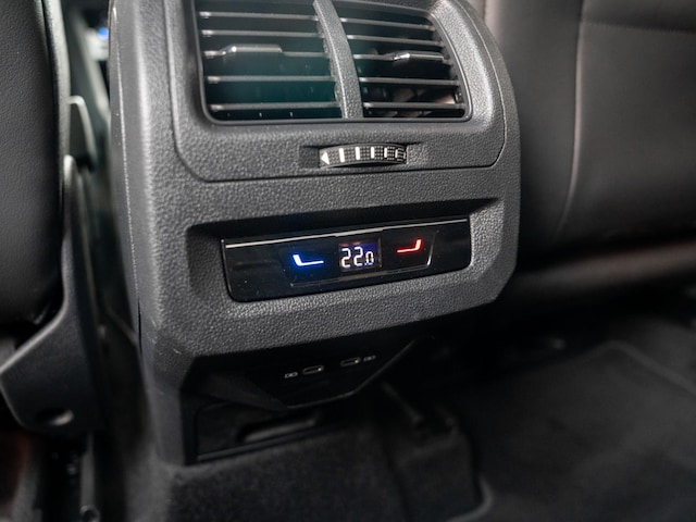 Volkswagen Touran 1.5 TSI DSG ACC FLA KeyLess AkustikGlas