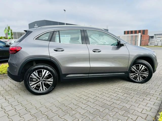 Mercedes-Benz GLA 220 4MATIC GLA 220 d