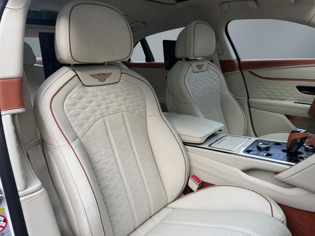 Bentley Flying Spur Hybrid V8