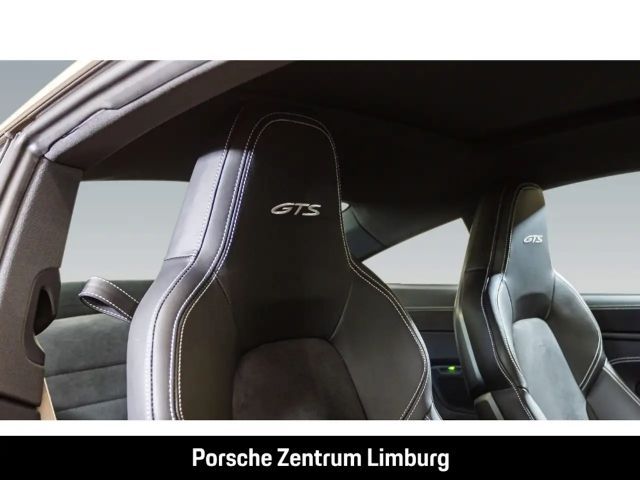 Porsche 992 Carrera Coupé GTS