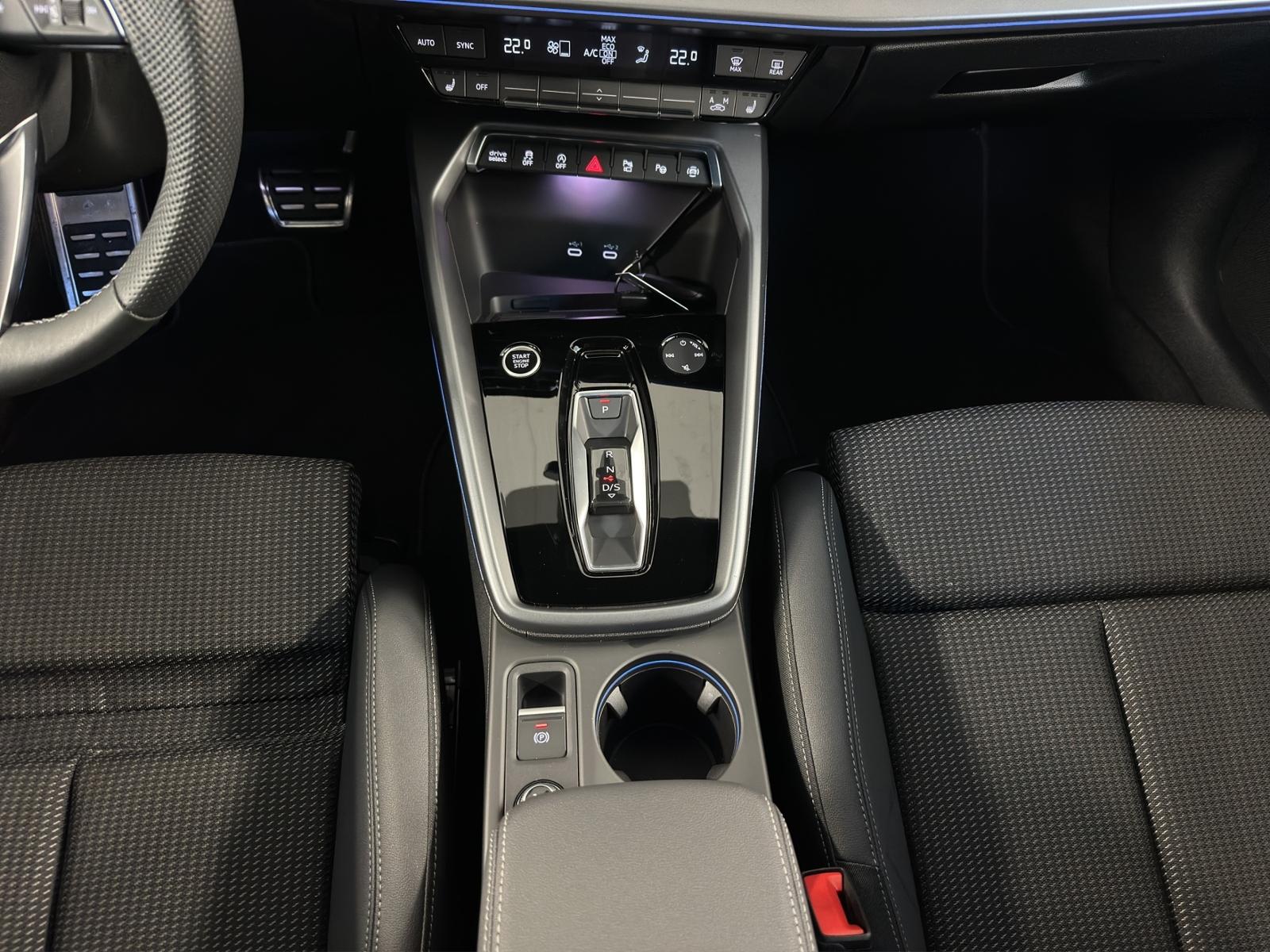 Audi A3 35 TFSI S-Line Sedan Sportback