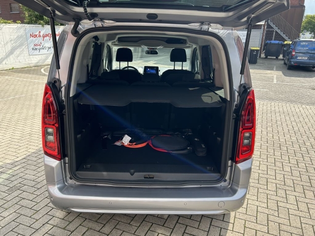 Toyota Proace City EV City Team D