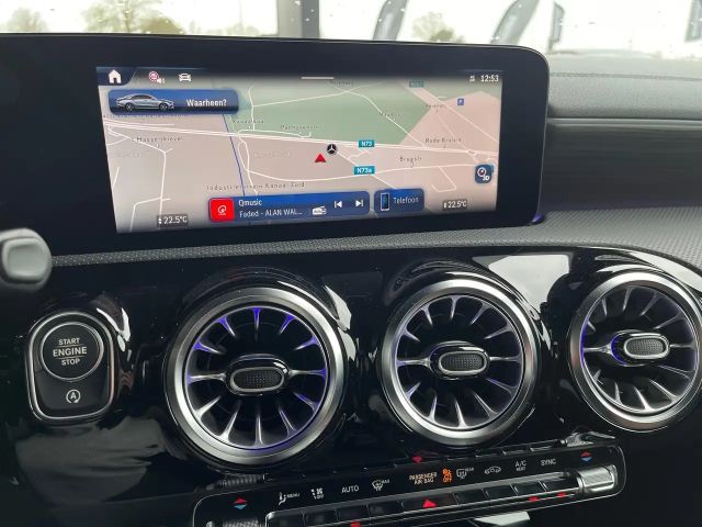 Mercedes-Benz CLA 220 AMG Line CLA 220 d Sedan