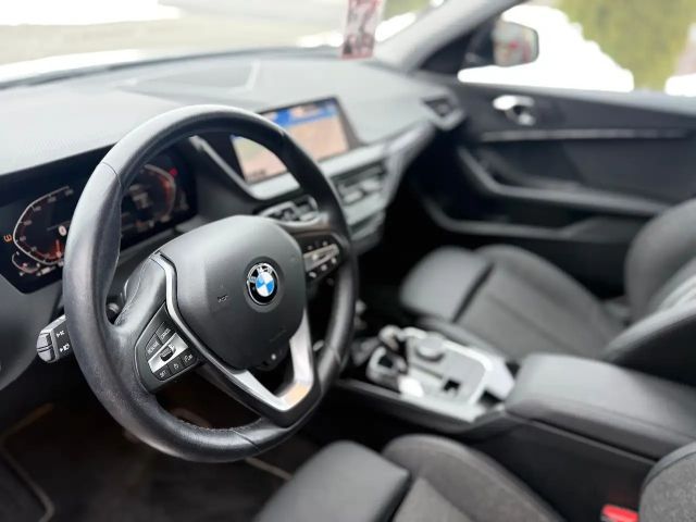 BMW 120 120i Sedan Sport Line