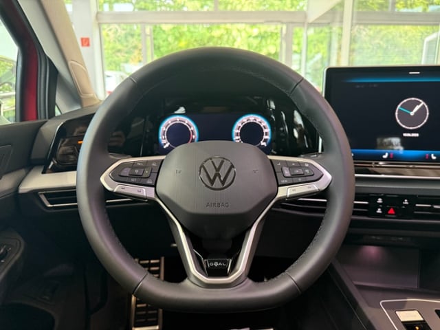 Volkswagen Golf 1.5 eTSI DSG Variant