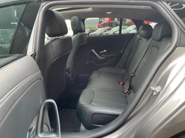 Mercedes-Benz CLA 200 CLA 200 d Shooting Brake