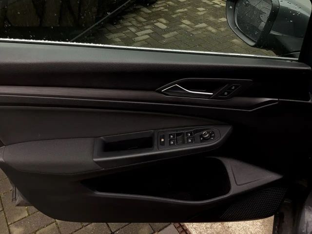 Volkswagen Golf 2.0 TDI DSG Style Variant