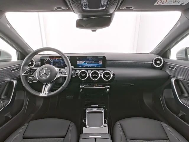 Mercedes-Benz A 200 Kamera/MBUX/Lenkradheizung/Tempomat/LED