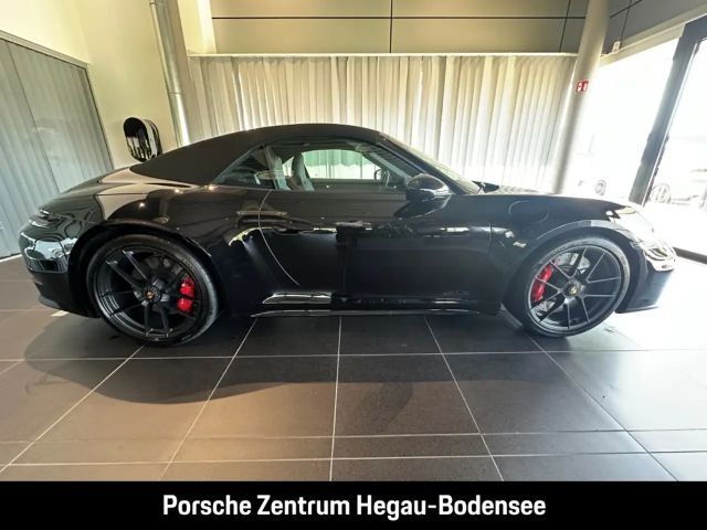 Porsche 992 Cabrio Carrera GTS