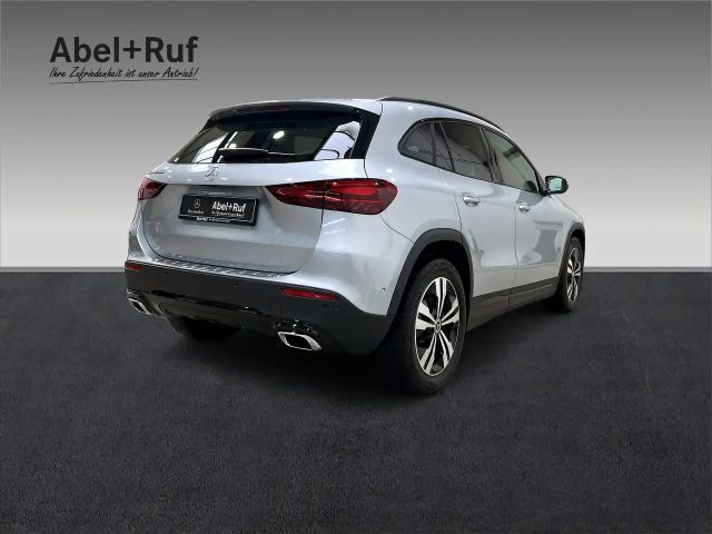Mercedes-Benz GLA 200 Progressive