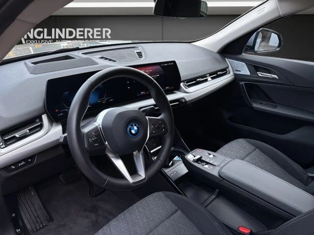 BMW iX2 xDrive30