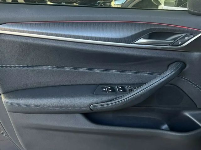 BMW 530 530d M-Sport Sedan xDrive