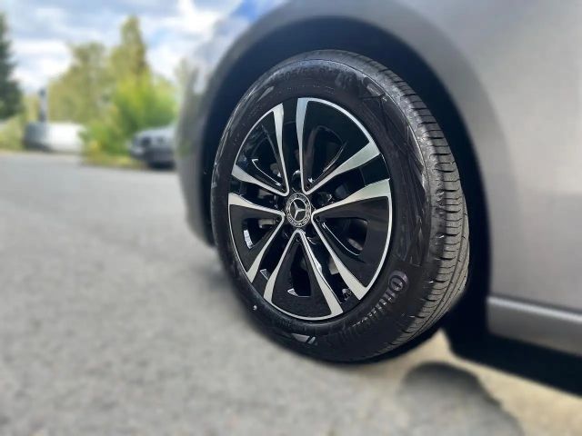 Mercedes-Benz B 180 Progressive Sedan