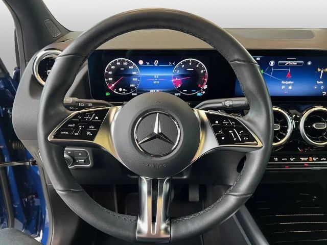 Mercedes-Benz B 200 Progressive Sedan