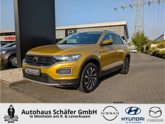 Volkswagen T-Roc Active Navi LED ACC SHZ Temp El. Heckklappe Apple