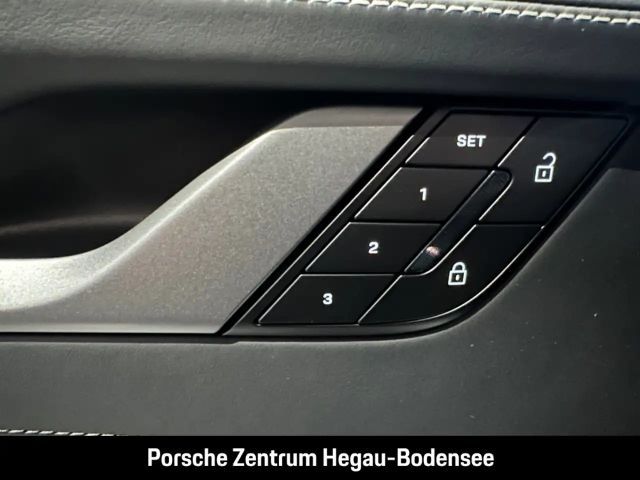 Porsche 992 Cabrio Carrera