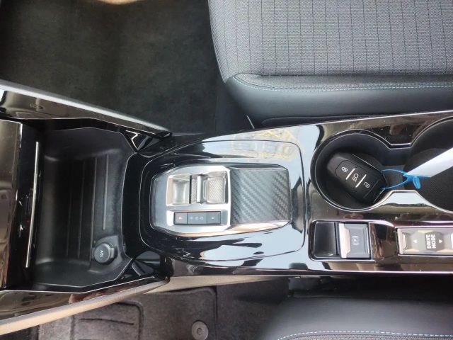 Peugeot E-2008 Allure Pack