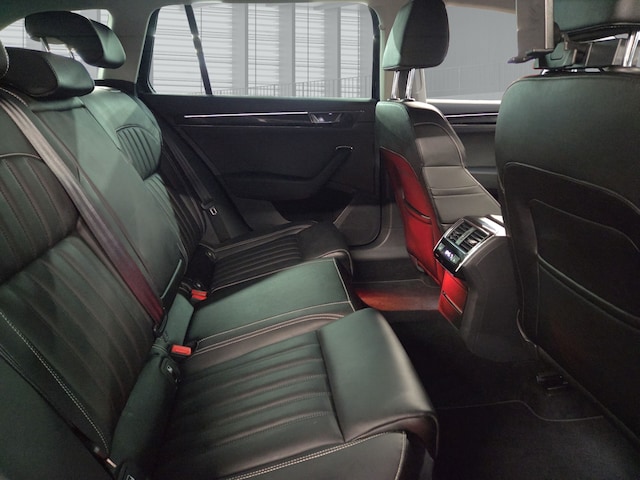 Skoda Superb 2.0 TSI Combi Laurin & Klement