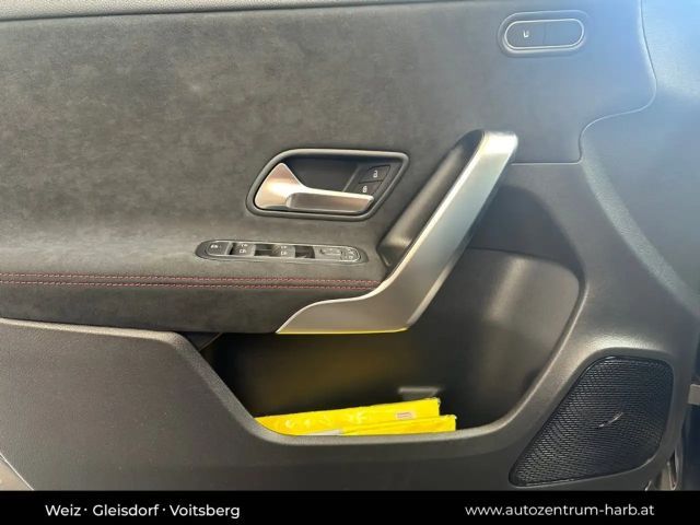 Mercedes-Benz A 180 A 180 d