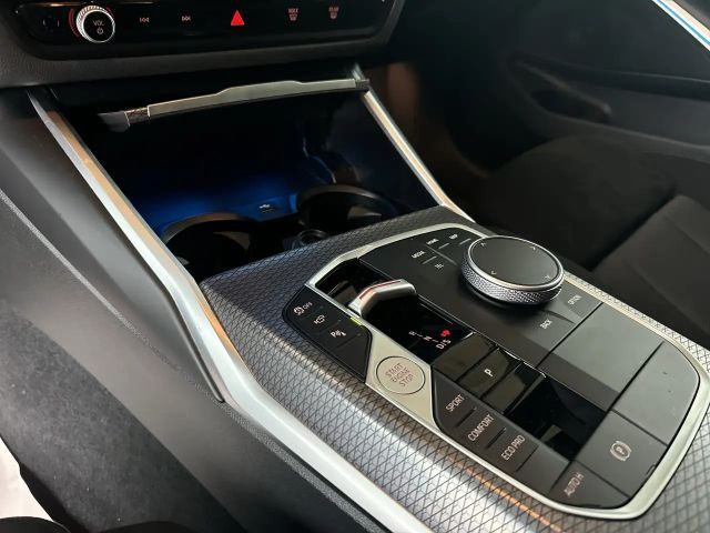 BMW 320 320d M-Sport Sedan