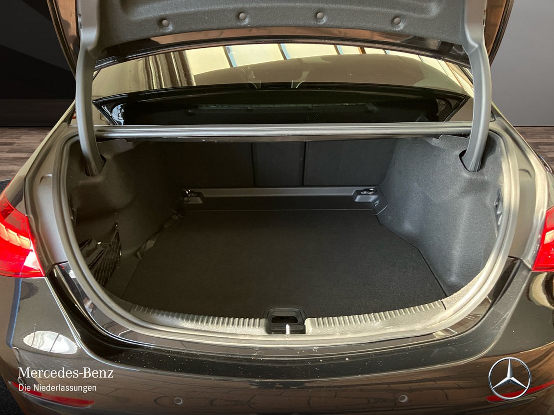 Mercedes-Benz C 180 AVANTGARDE Sedan