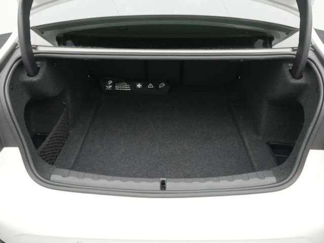 BMW 318 318d M-Sport Sedan