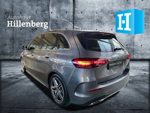 Mercedes-Benz B 200 AMG Line Sedan