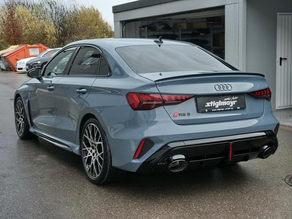 Audi RS3 S-Tronic Sedan
