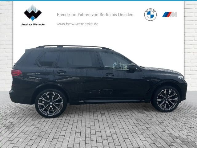 BMW X7 M50i