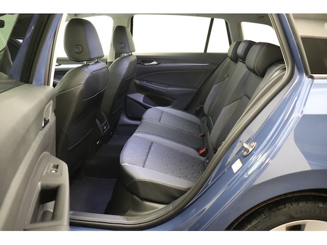 Volkswagen Golf 1.5 eTSI DSG Variant