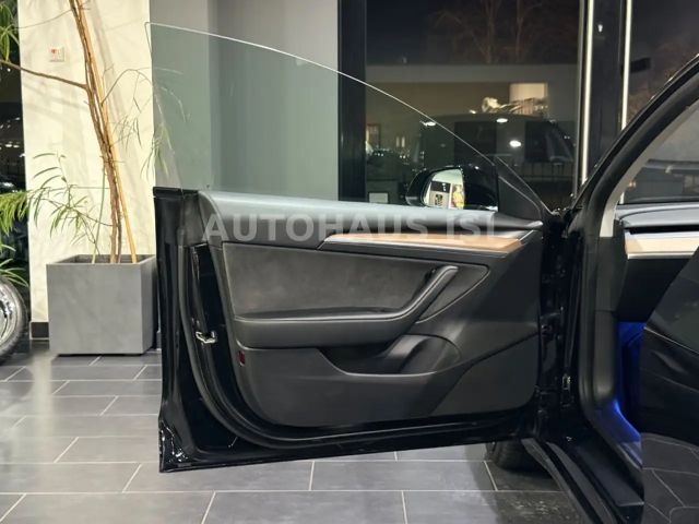 Tesla Model 3 AWD Performance