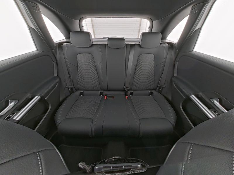 Mercedes-Benz B 180 Progressive Sedan