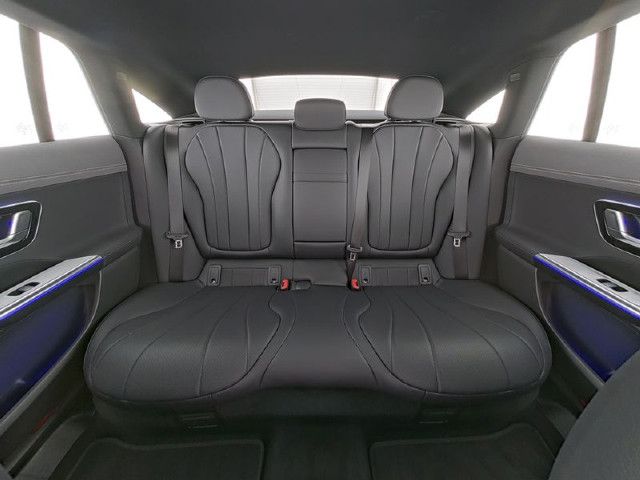 Mercedes-Benz EQE 300 Sedan