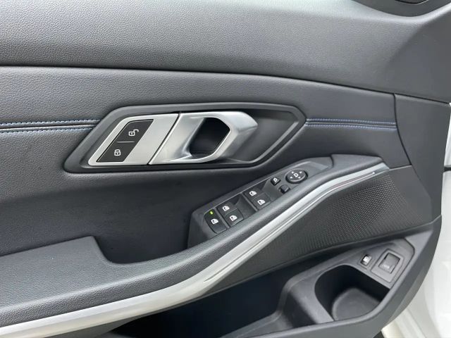 BMW 330 330e M-Sport Touring xDrive