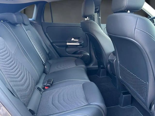 Mercedes-Benz GLA 200 GLA 200 d