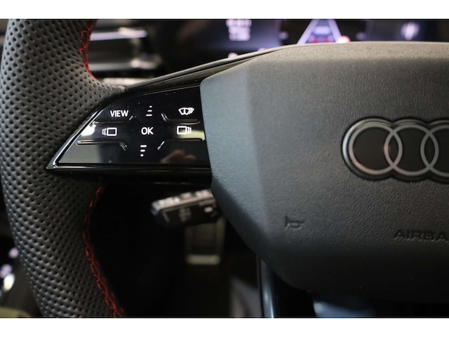 Audi A6 Avant Quattro S-Tronic