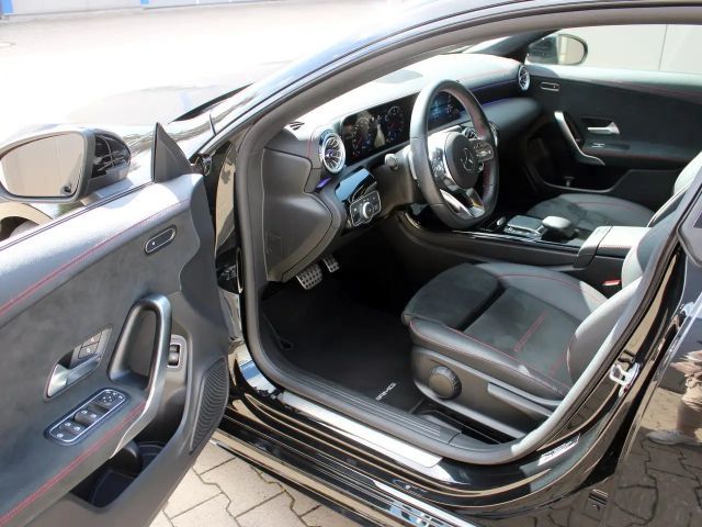 Mercedes-Benz CLA 200 AMG Line Shooting Brake