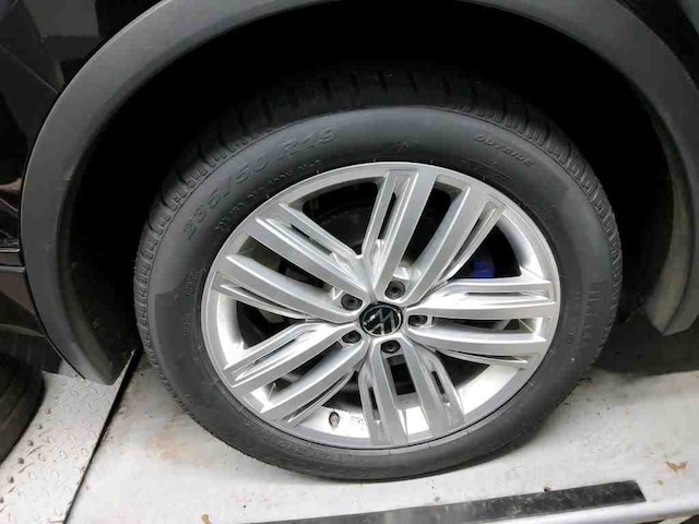 Volkswagen Tiguan *Sonderleasing* AKRAPOVIC NP86 AHK Pano