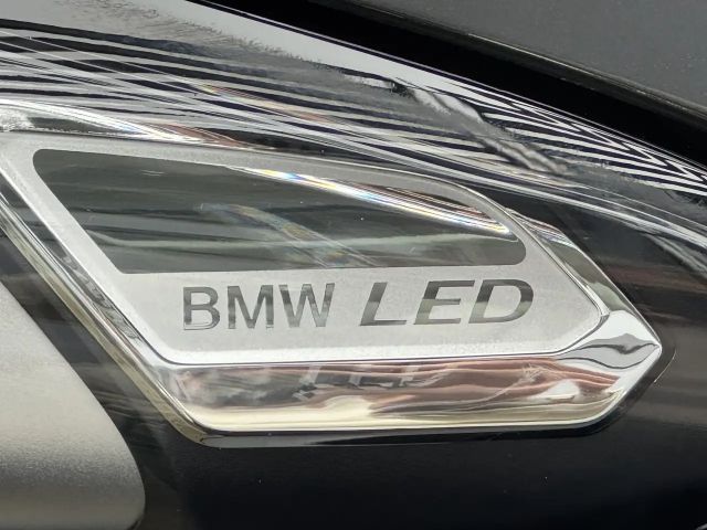 BMW 330 330i Sedan xDrive