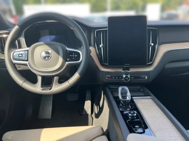 Volvo XC60 AWD Dark Plus T6