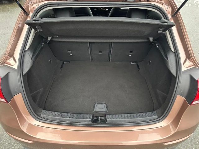 Mercedes-Benz A 180 A 180 d Progressive