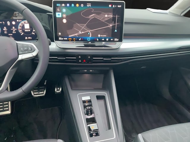 Volkswagen Golf 1.5 eTSI DSG